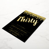 Modern Black Gold 30th Birthday Folie Uitnodiging (Gedraaid)