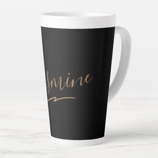 Modern Black Gold Feminine Script Name Latte Mok (Rechterhoek)