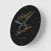 Modern Black Gold Hand Lettered Script Wedding Ronde Klok (Hoek)