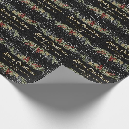 Modern Black Gold Holly Berries kerstfeest Cadeaupapier (Hoek)