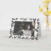 Modern Black & Gold Pine en Berries Holiday Foto Kaart (Gele Bloem)