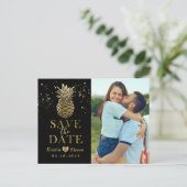 Modern Black Gold Pineapple Photo Save the Date Briefkaart (Staand voorkant)