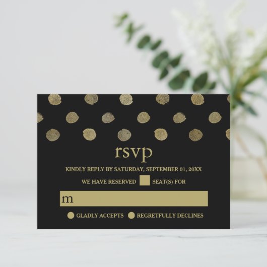 Modern Black & Gold Polka Dots Weddenschap RSVP Kaartje (Staand voorkant)