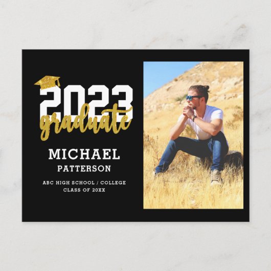 Modern Black Gold Script Photo Graduparty Uitnodiging Briefkaart (Voorkant)