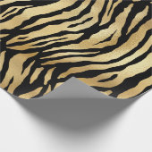 Modern Black Gold Shimmer Tiger Stripes Birthday Cadeaupapier (Hoek)