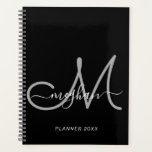 Modern Black Grey Handgeschreven Script Monogram 2 Planner<br><div class="desc">Moderne, trendy meisjes zwarte en grijze manuscript gepersonaliseerde naam en monogrammed planner. Dit eenvoudige elegante ontwerp kenmerkt witte voornaam sjabloon in krullend hand die doopvont met gewassen in wit en een reusachtig hand-geschreven monogram initiaal manuscript in grijze kleur op zwarte achtergrond. Dit vrouwelijke, notitieboek is een perfect cadeauidee voor zakelijk,...</div>