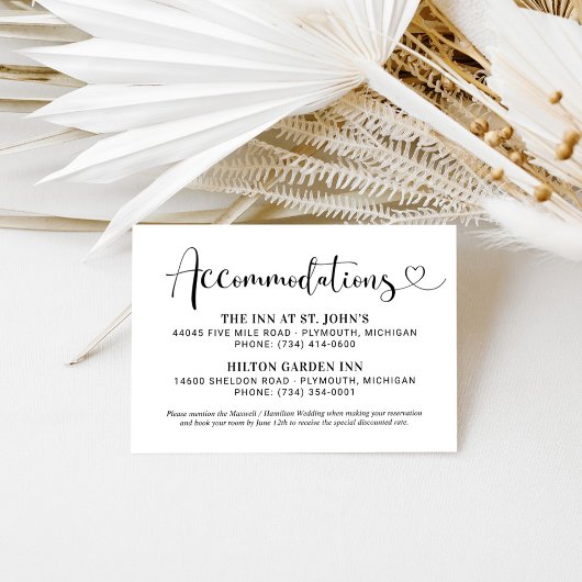 Modern Black Heart Script Wedding Accommodations Informatiekaartje