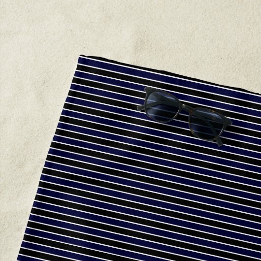 Modern Black Navy Blue Striped Pattern Strandlaken (In situ)