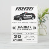 Modern Black Police Car Birthday Party Invitation Kaart (Staand voorkant)