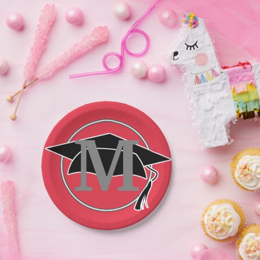 Modern Black Red Afstuderen Monogram Initiaal Papieren Bordje (Feest)