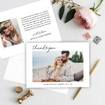 Modern Black Script Persoonlijke bruiloft foto Bedankkaart<br><div class="desc">Flatte horizontale bruiloft bedankt je fotokaarten zijn voorzien van moderne en minimale zwarte tekst met een leuk hartaccent. Personaliseer de voorzijde met een favoriete foto van de bruid en de bruid, evenals een eenvoudig sans serif monogram van de namen van het paar. De rug omvat een tweede foto en een...</div>