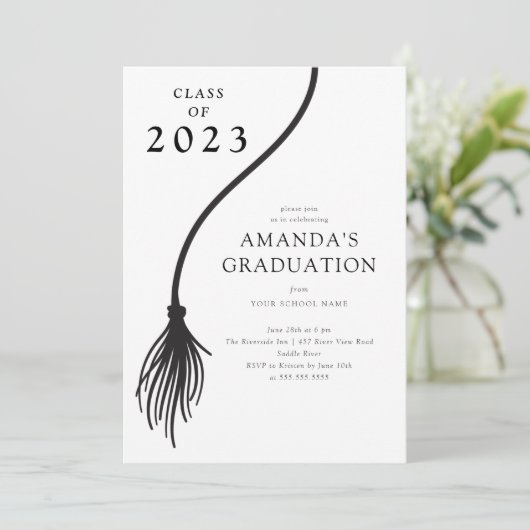 Modern Black Tassel Graduation Party Invitation Kaart (Staand voorkant)
