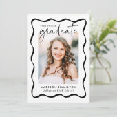 Modern Black Wavy Lijst 2 Foto Afstuderen Aankondiging (Staand voorkant)