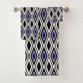 Modern Black White Blue Diamond Pattern Bad Handdoek (Insitu)