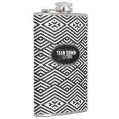 Modern Black White Chevron Pattern Groomsmen Gift Heupfles (Rechts)