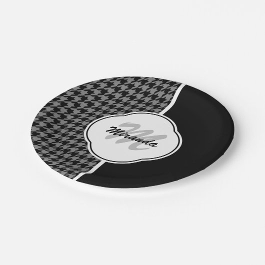 Modern Black White Houndstooth Monogram en naam Papieren Bordje (Gekanteld)