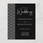 Modern Black & White Lace Script Weddenschap Informatiekaartje (Voorkant)
