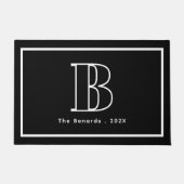 Modern Black White Monogram Initial Family Name Deurmat (Voorkant)