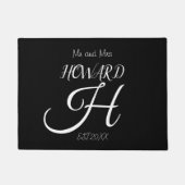 Modern Black White Monogram Name Passen getrouwd D Deurmat (Voorkant)