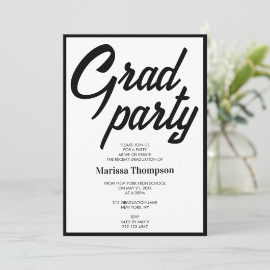 Modern Black White Script Graduation Party Kaart (Staand voorkant)