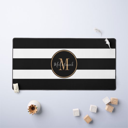 Modern Black White Stripes Gold Monogram naam Bureaumat (Kindertafel)