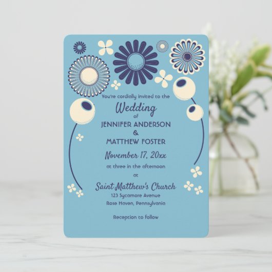 Modern blauw en crème geometrische bloemen bruilof kaart (Staand voorkant)