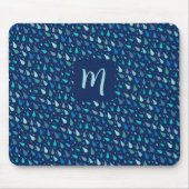 Modern blauw regendruppels monogram muismat (Voorkant)