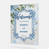 Modern Blauw & Wit Overlay Bloemen bruiloft Acryl Bord (Hoek)