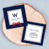 Modern blauw wit polka dot rood lint monogram vierkante visitekaartje