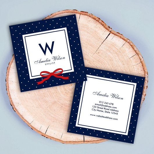 Modern blauw wit polka dot rood lint monogram vierkante visitekaartje