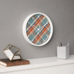 Modern Blauwgroen donkerblauw Oranje wit speldenkp<br><div class="desc">Mooie hedendaagse gele zalm, rood-oranje, donkerblauw, blauwgroen groen en wit tartan vlakpatroon. , funky, modern en grillig ontwerp voor de kunsthuisdecorator of de artsyheuptrendsetter, de retro-kunststijl of het abstracte geometrische motief minnaar. Verkrijgbaar op allerlei moderne home décor accenten en mode geïnspireerde accessoires voor het versieren van de woon- of familiekamer...</div>