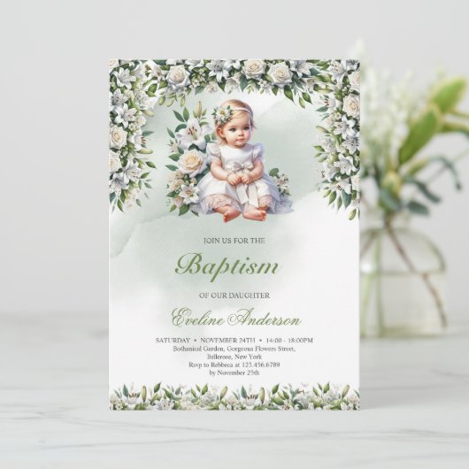Modern bloemenmeisje doop uitnodiging (Staand voorkant)