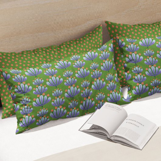 Modern bloempatroon in groen en lavendel kussensloop