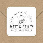 Modern Bloom Wedding Monogram Vierkante Sticker<br><div class="desc">Op maat gedrukte bruiloft gunst stickers gepersonaliseerd met uw monogram, bruiloft datum en dank u bericht. Dit moderne, rustieke ontwerp in logo-stijl heeft een eenvoudige bloemstengel en een gemengde typografie. Gebruik de ontwerptools om lettertypen en kleuren te kiezen die u leuk vindt of upload uw eigen foto's naar creëer, een...</div>