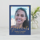 Modern Blue Afstuderen Invitation Kaart (Staand voorkant)