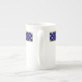 Modern Blue and Gold Polka Dot Band China Mok (Achterkant)