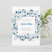 Modern Blue and White Floral omgeven White Wedding Kaart (Staand voorkant)