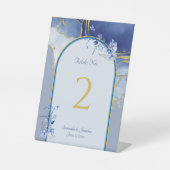 Modern Blue Aqua Marble Wedding Table Number Reclamebord Met Voetstuk (Voorkant)