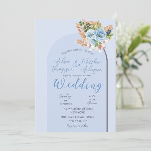 Modern Blue Boho Arch Pampass Grass Floral Wedding Kaart (Staand voorkant)