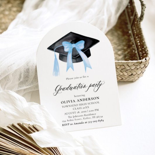 Modern Blue Bow Graduation Cap Afstuderen gebogen Kaart