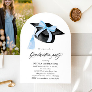 Modern Blue Bow Graduation Cap Afstuderen gebogen Kaart