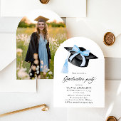 Modern Blue Bow Graduation Cap Afstuderen gebogen Kaart