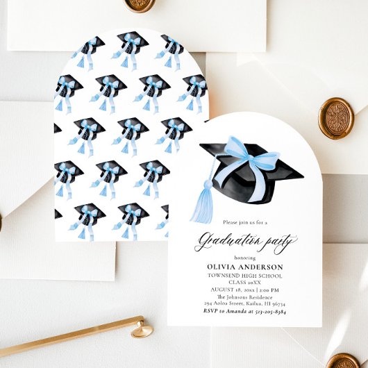 Modern Blue Bow Graduation Cap Afstuderen gebogen Kaart