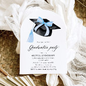 Modern Blue Bow Graduation Cap Afstuderen gebogen Kaart