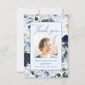 Modern Blue Floral Memorial Viering van het leven Bedankkaart (Voorkant)