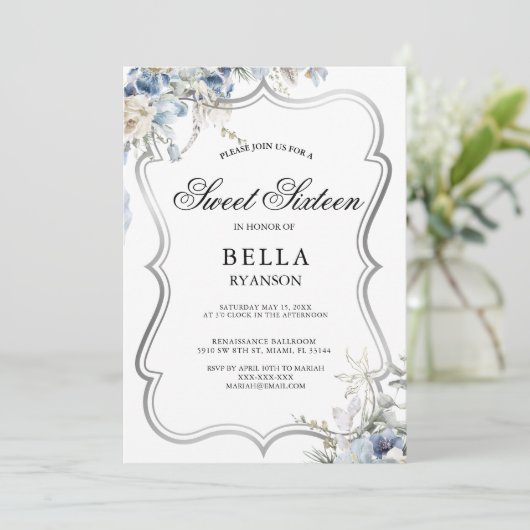 Modern Blue Floral Silver Sweet Sixteen Kaart (Staand voorkant)