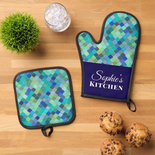 Modern Blue Geometric Personalized Ovenwant & Pannenlap Set (Top down)