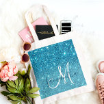 Modern Blue Glitter Sparkles Personalized Name Tote Bag<br><div class="desc">Introductie van onze Modern Blue Glitter Sparkles Personalized Name collectie, exclusief verkrijgbaar bij Zazzle! Deze oogverblindende productlijn is perfect voor het toevoegen van een vleugje glamour en aanpassing aan uw dagelijkse benodigdheden. Omarm de moderne en glamoureuze vibes van ons Modern Blue Glitter Sparkles Personalized Name collectie, exclusief verkrijgbaar op Zazzle....</div>