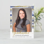 Modern Blue Gold Glitter Brush Stroke Afstuderen Aankondiging (Staand voorkant)