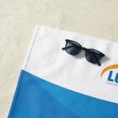 Modern Blue Logo Strandlaken (In situ)